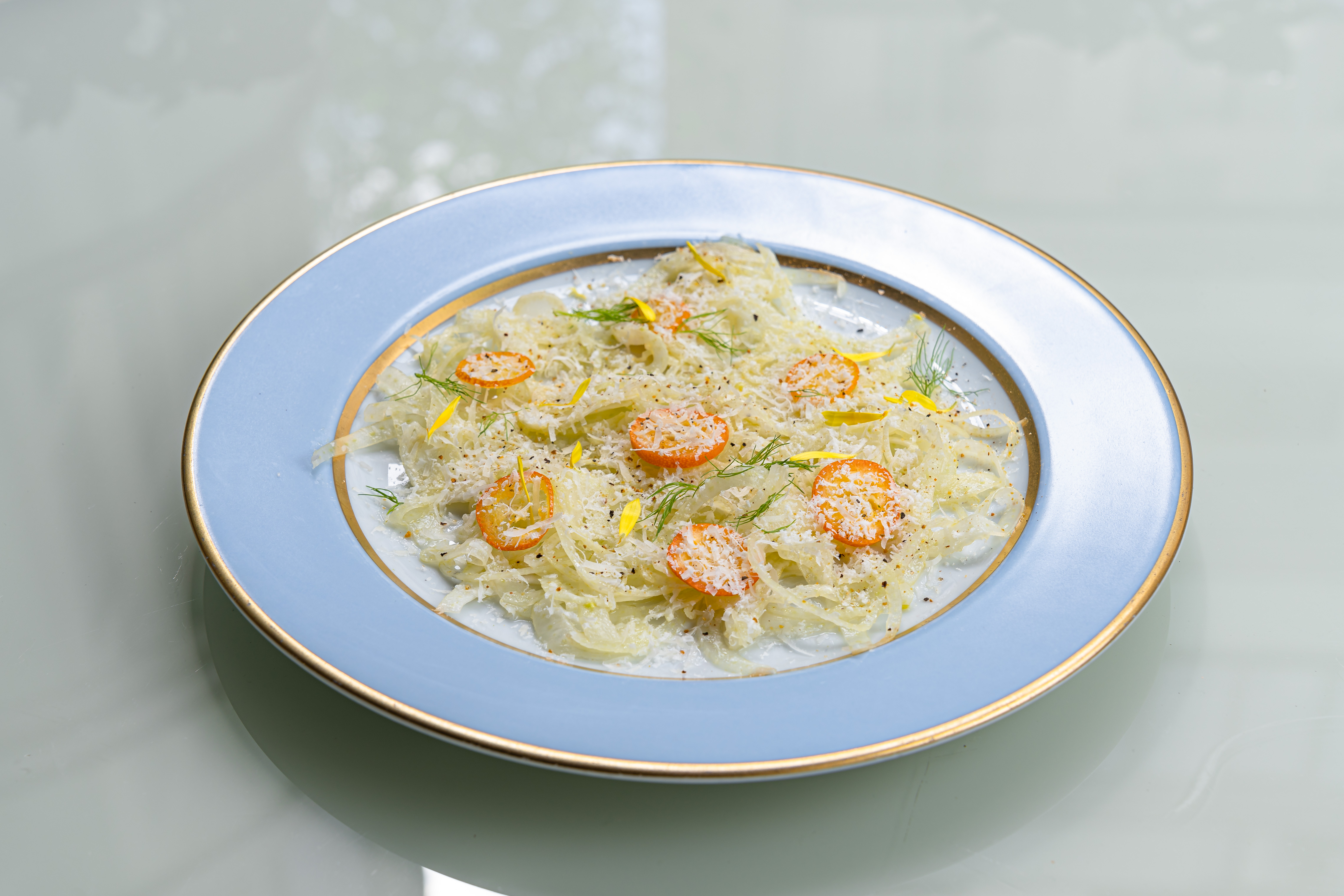 Новости ресторанов: дачный салат, булочка-ромашка и сауэр с лепестками роз (фото 12)