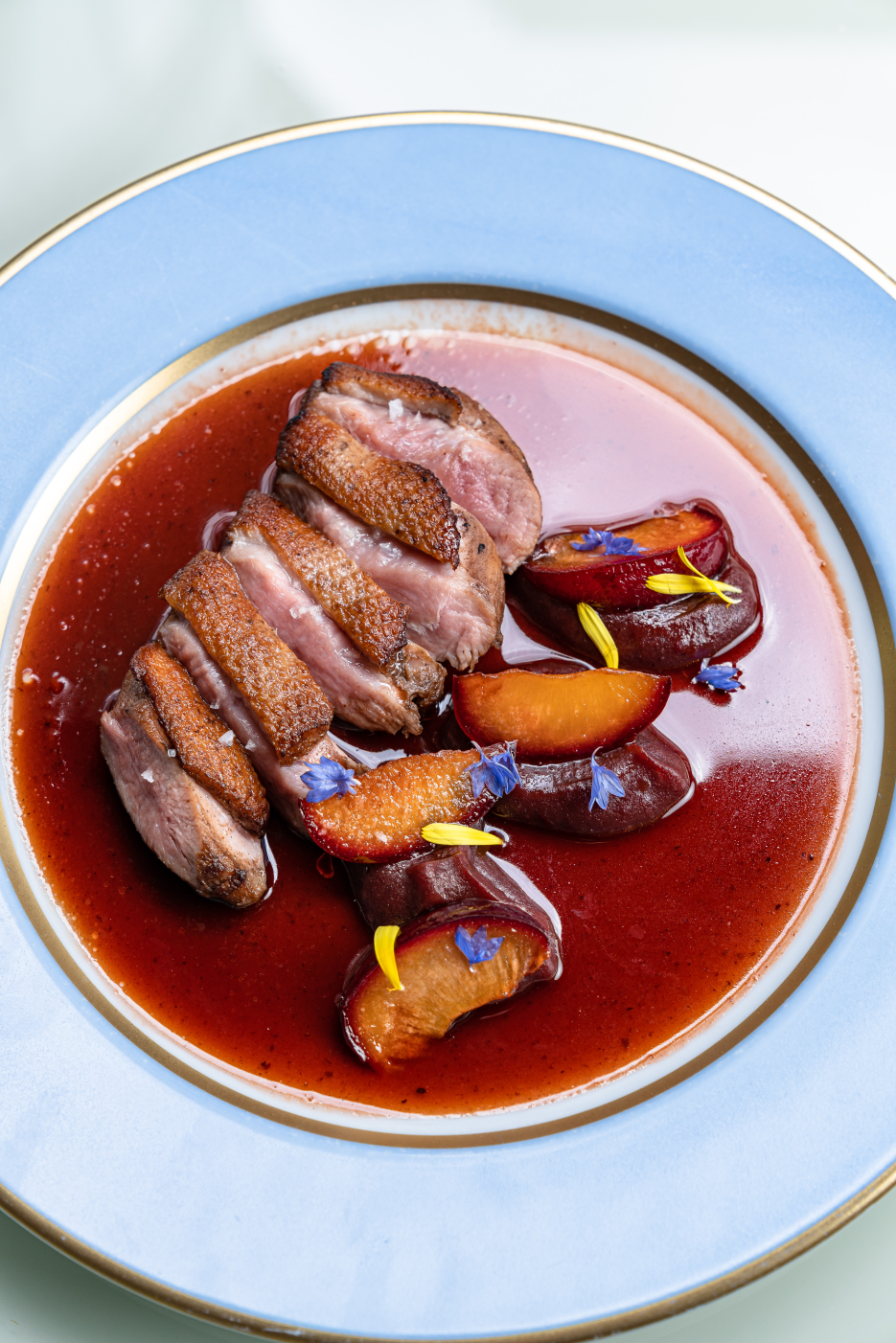 Новости ресторанов: дачный салат, булочка-ромашка и сауэр с лепестками роз (фото 14)