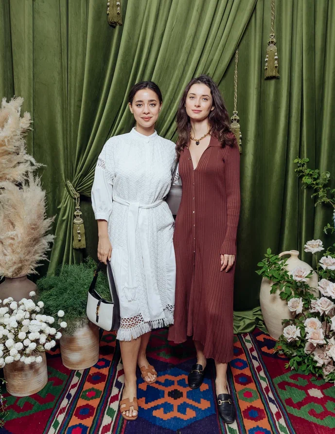 Катя Мухина, Ян Яновский, Евгения Линович и Маша Федорова посетили ужин в «Ткемали» (фото 14)