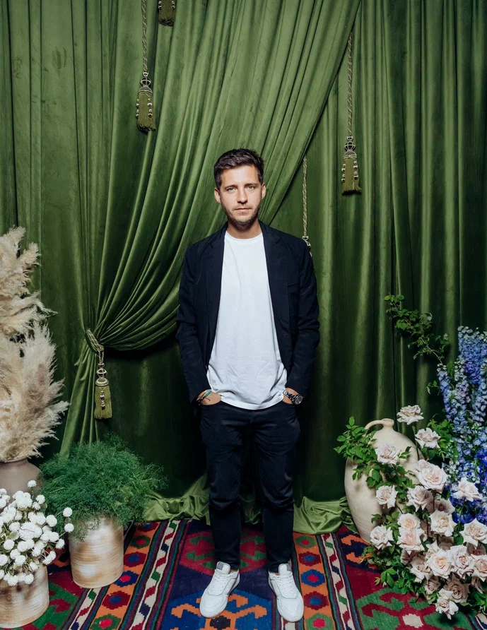 Катя Мухина, Ян Яновский, Евгения Линович и Маша Федорова посетили ужин в «Ткемали» (фото 9)