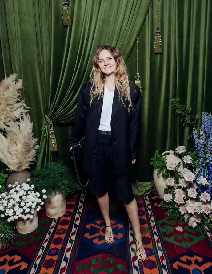 Катя Мухина, Ян Яновский, Евгения Линович и Маша Федорова посетили ужин в «Ткемали» (фото 1)