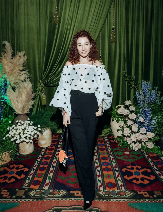 Катя Мухина, Ян Яновский, Евгения Линович и Маша Федорова посетили ужин в «Ткемали» (фото 10)