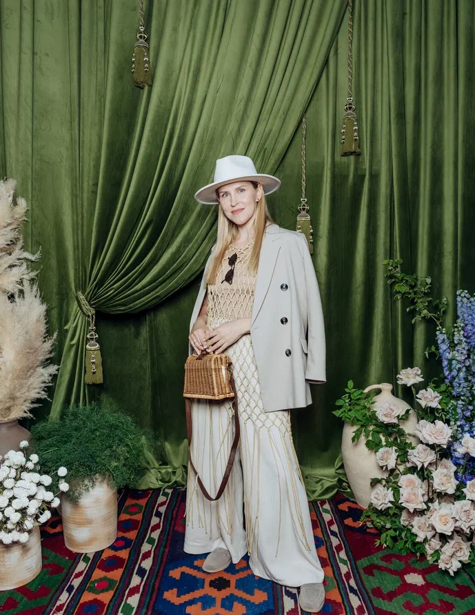 Катя Мухина, Ян Яновский, Евгения Линович и Маша Федорова посетили ужин в «Ткемали» (фото 7)