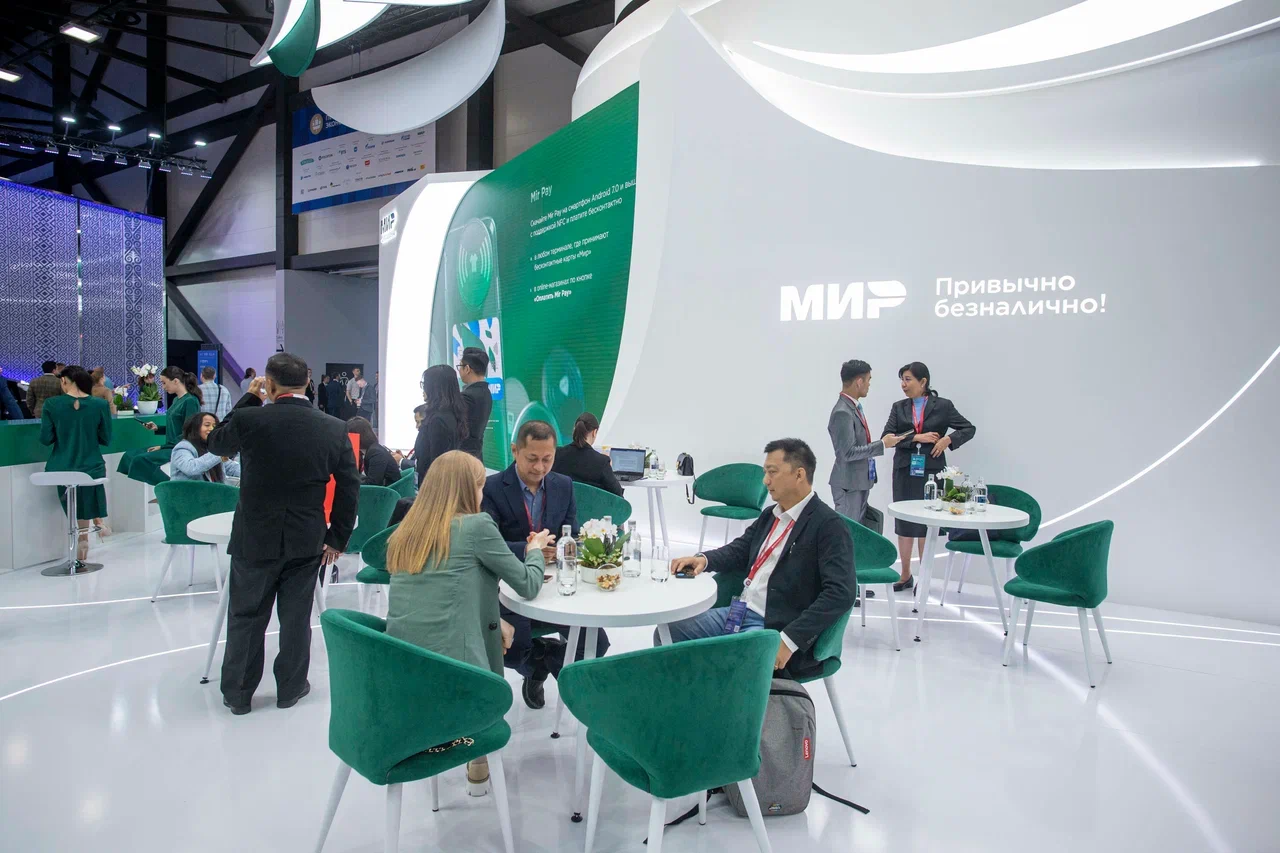 На Петербургском международном экономическом форуме НСПК представила 250-метровый стенд (фото 7)