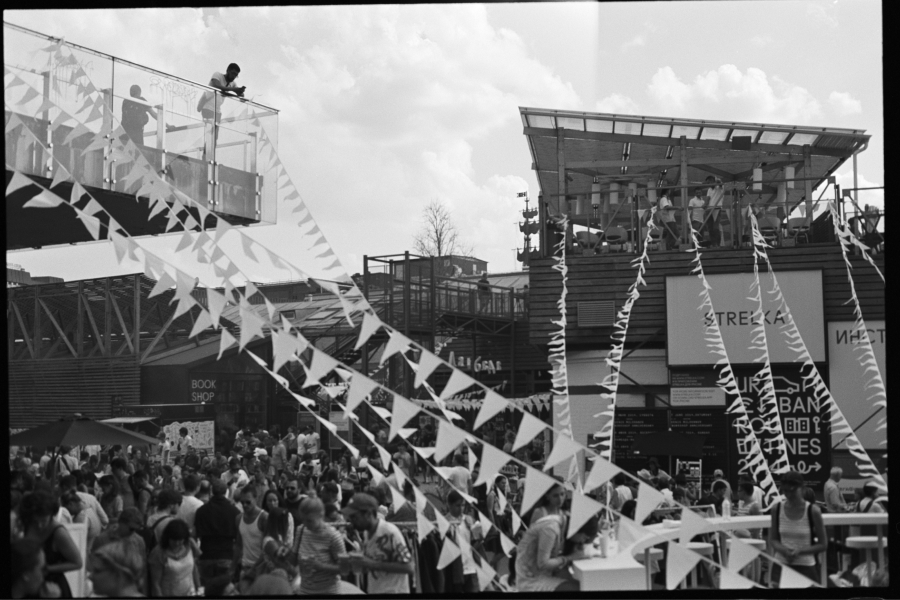 Андрей Ноговицын и «Цветной» выпустили фотоальбом о жизни московского комьюнити (фото 8)