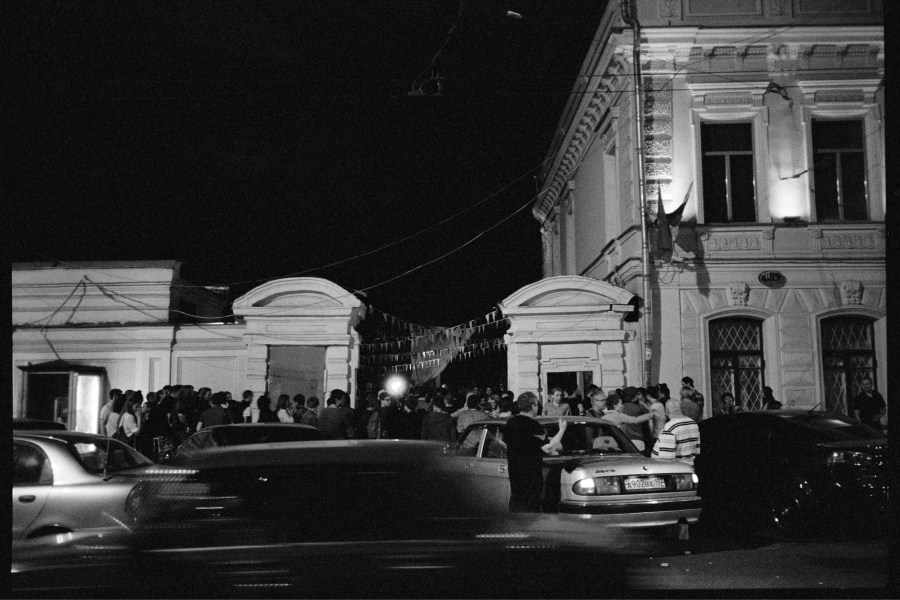 Андрей Ноговицын и «Цветной» выпустили фотоальбом о жизни московского комьюнити (фото 7)