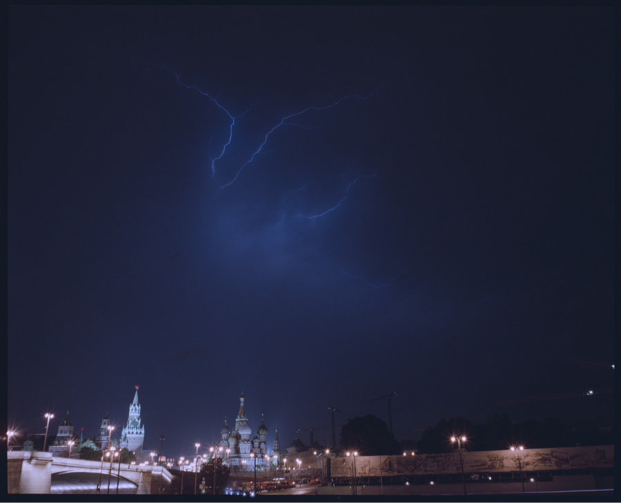 Андрей Ноговицын и «Цветной» выпустили фотоальбом о жизни московского комьюнити (фото 11)