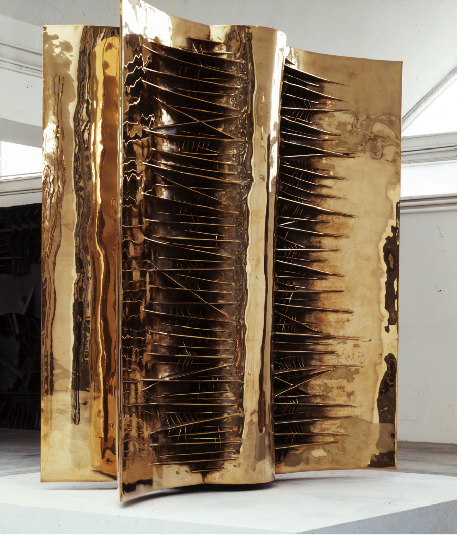 Fendi отмечает новое сотрудничество с фондом Арнальдо Помодоро выставкой (фото 3)