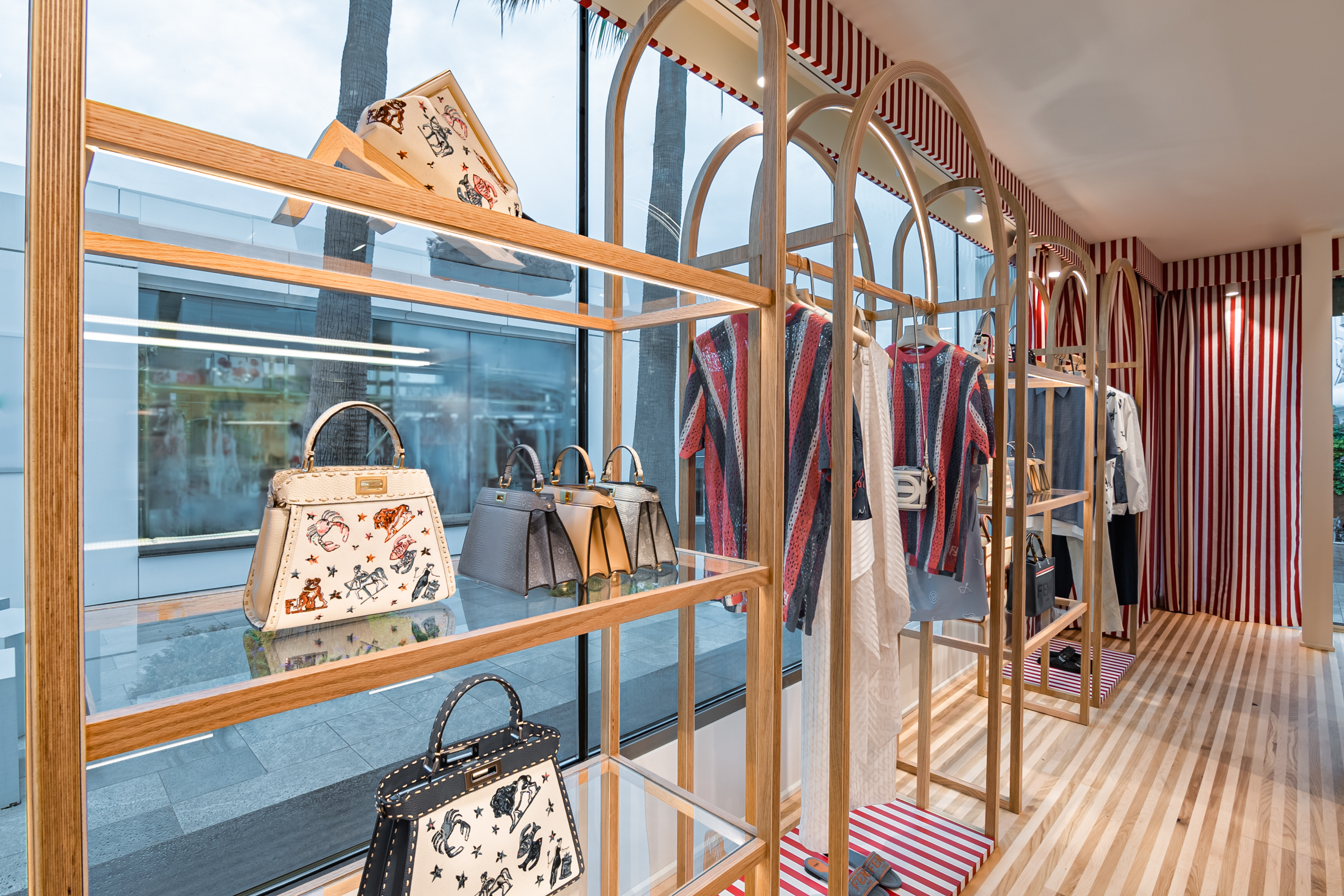 Fendi открыл два бутика в Испании (фото 2)