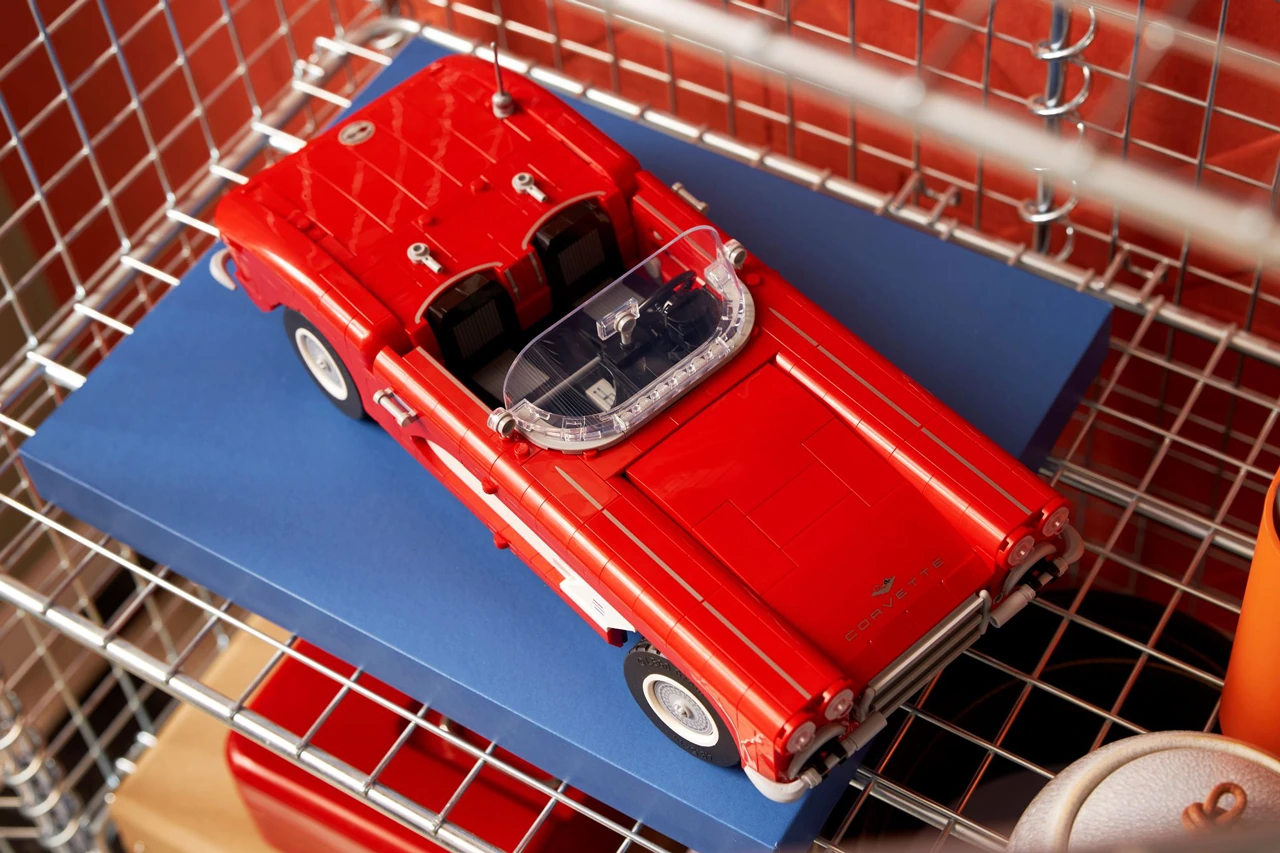 Lego выпустил набор Chevrolet Corvette 1961 года (фото 2)