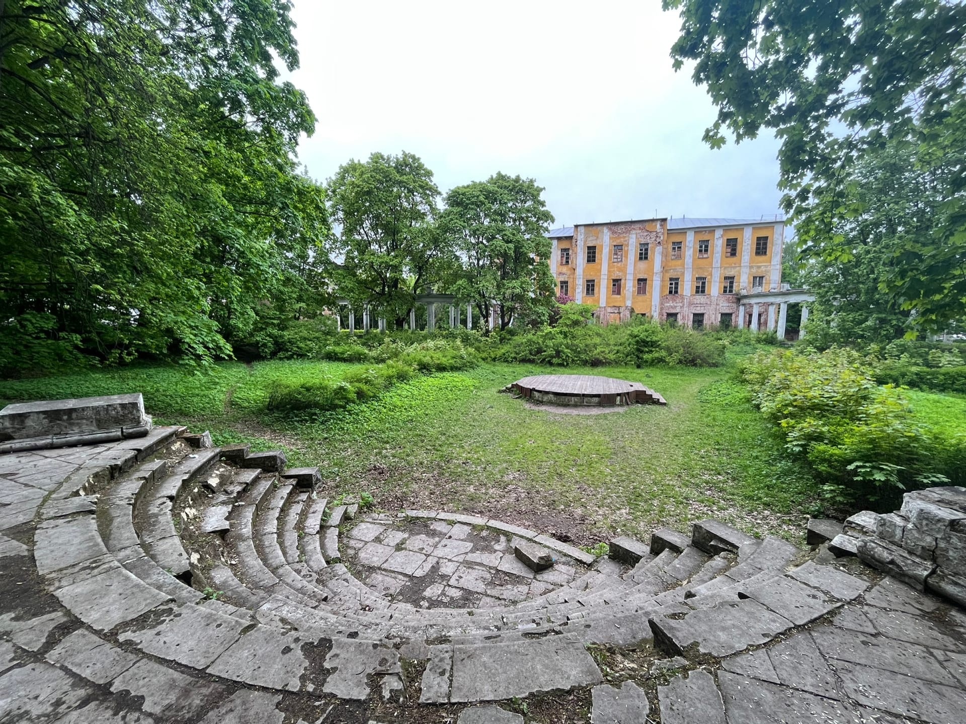 усадьба в озерах