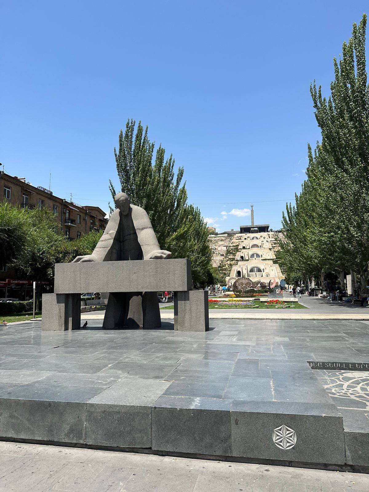 Фонтаны, парки и арт-объекты: как интересно провести выходные в Ереване. Краткий гид BURO. (фото 14)