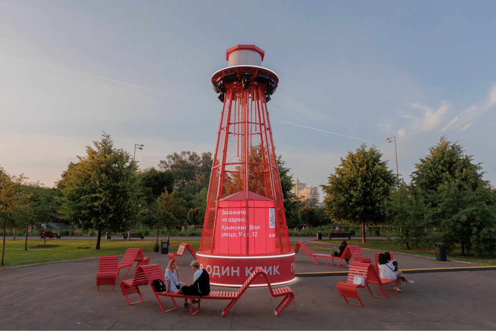 «Самокат» установил интерактивный маяк в парке Горького (фото 1)