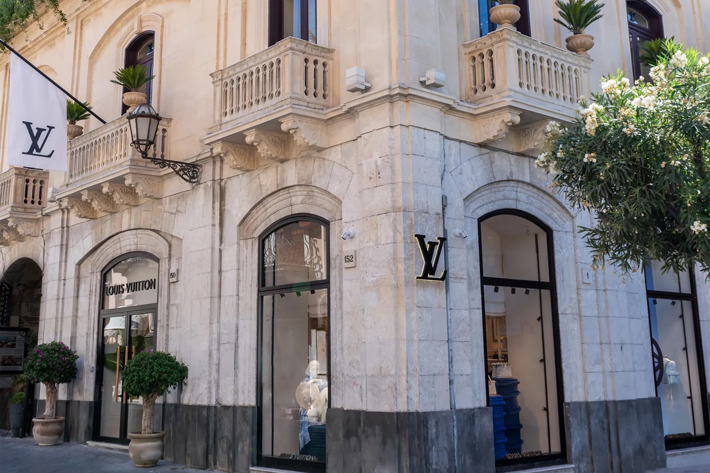 Louis Vuitton открывает кафе на Сицилии (фото 1)
