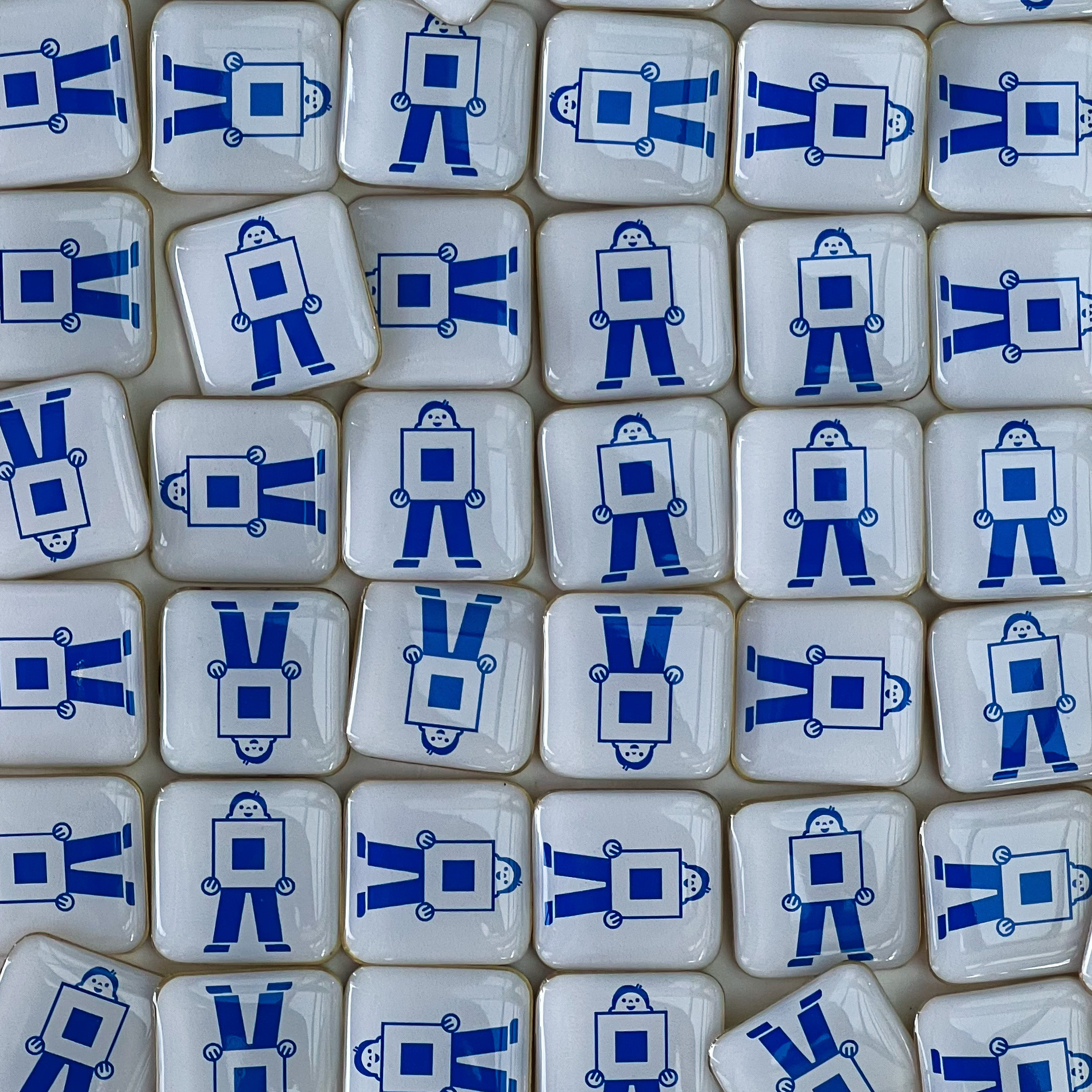 DVKB, Sintezia, Kotomka: Signal запустил мерч-шоп (фото 1)