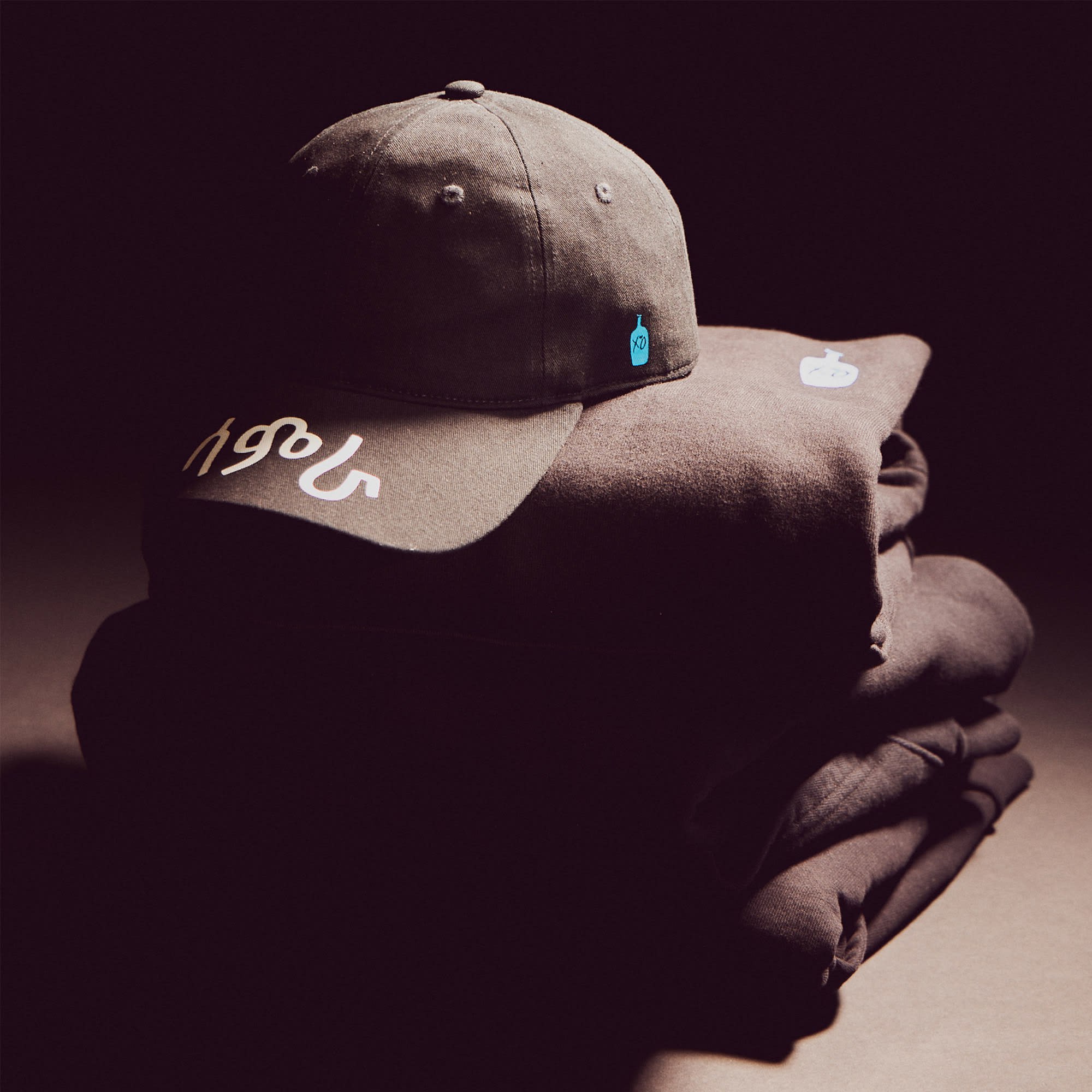 The Weeknd и производитель кофе Blue Bottle Coffee выпустили мерч (фото 1)