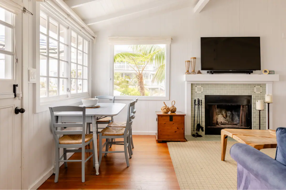 Эштон Катчер и Мила Кунис выставили свой дом в Санта-Барбаре на Airbnb (фото 6)