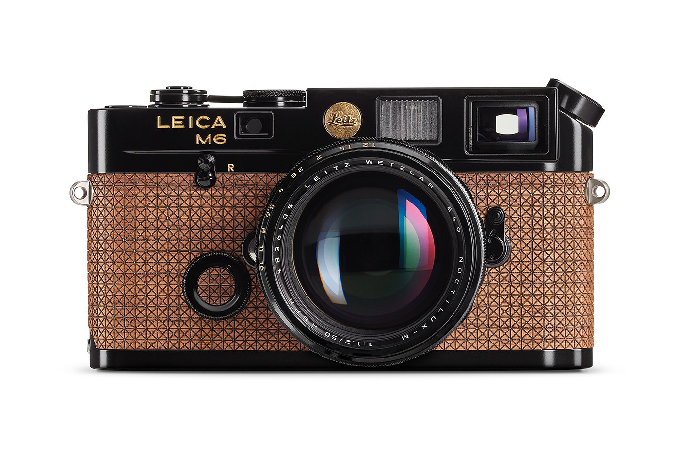 Leica выпустила фотоаппарат с корпусом из натурального дерева (фото 1)
