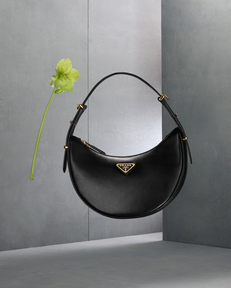 Prada представил новую модель сумок Prada Arqué (фото 6)