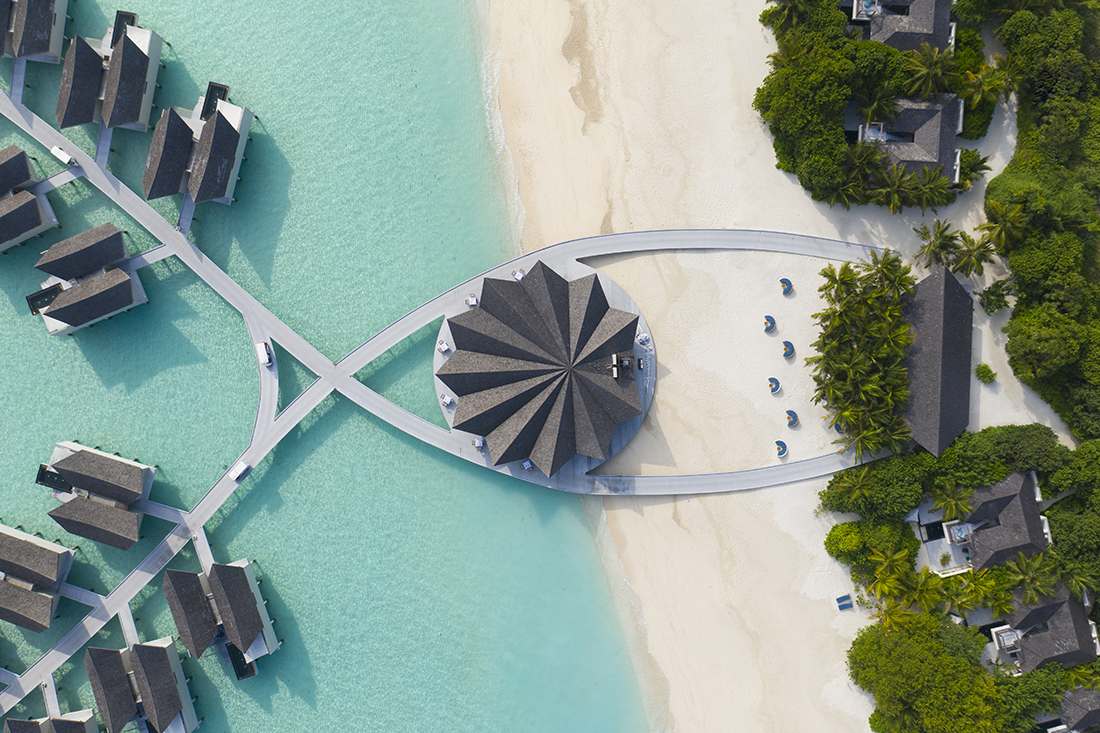 Открытый кинотеатр и дегустации: отель Mӧvenpick Resort Kuredhivaru Maldives поделился обновлениями (фото 4)
