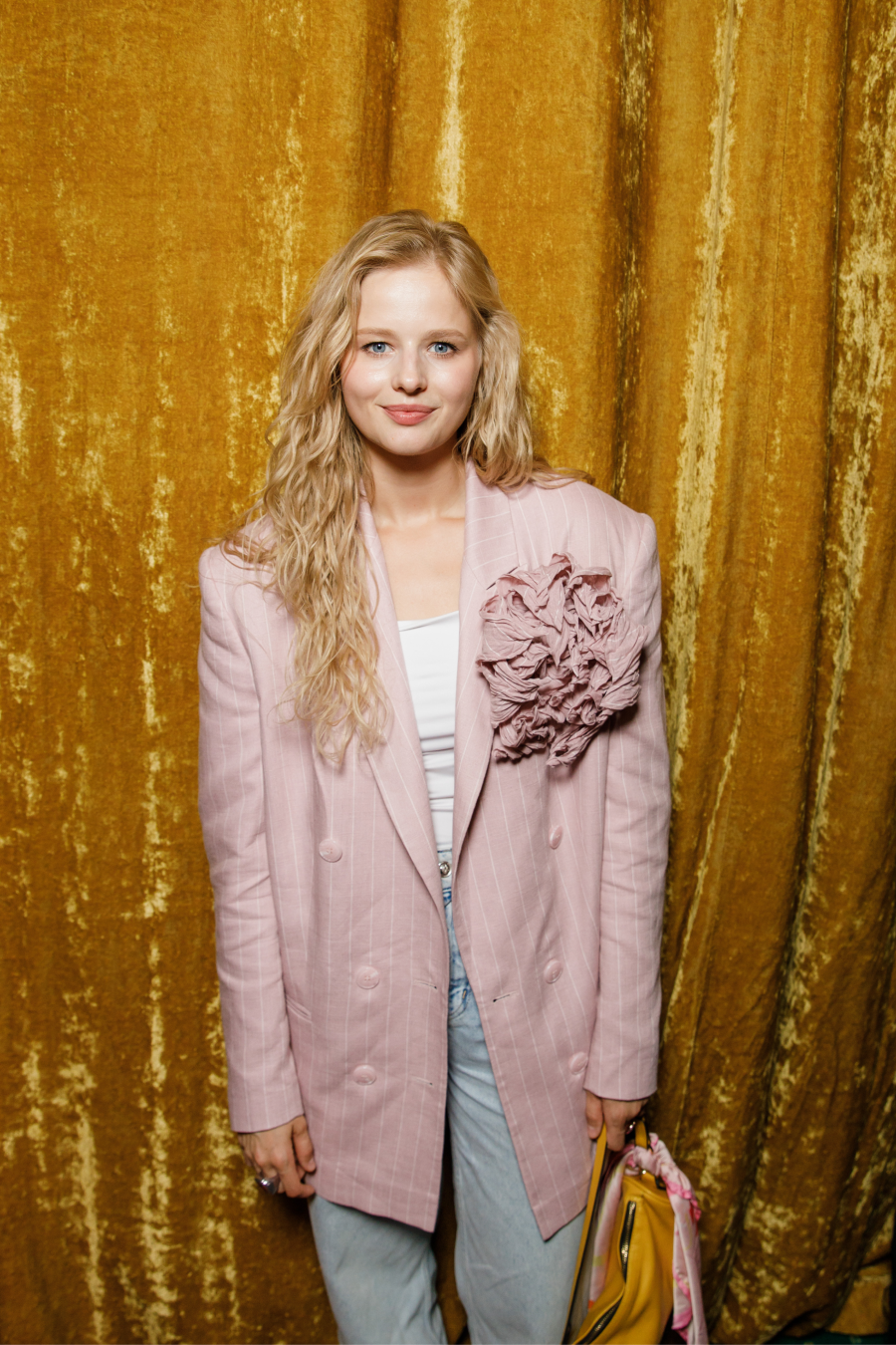 Онлайн-кинотеатр «Иви» провел светскую премьеру приключенческого драмеди «Лада Голд» (фото 2)