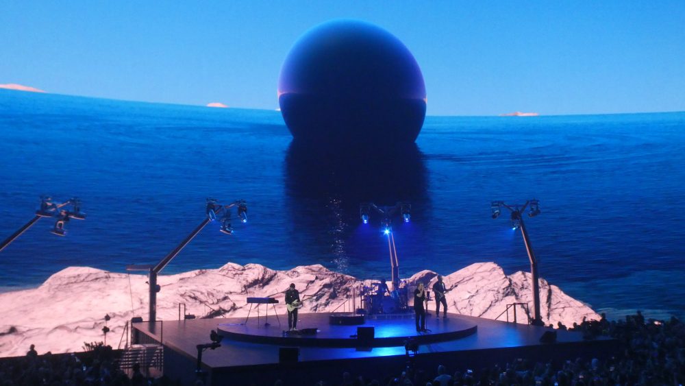 Группа U2 выступила внутри сферического центра MSG Sphere в Лас-Вегасе (фото 3)