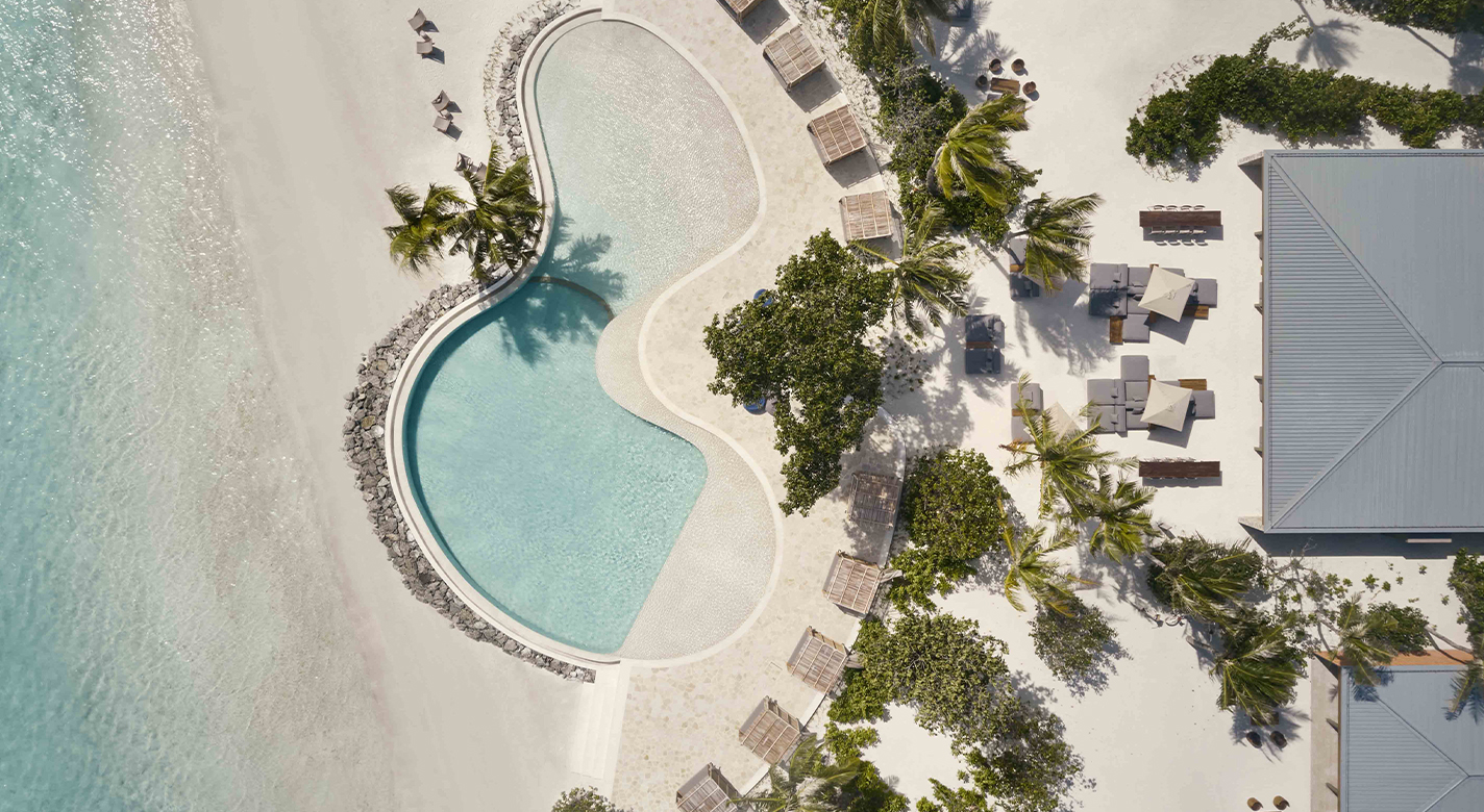 Patina Maldives, Fari Islands — курорт для тех, кто ищет и находит что-то по-настоящему особенное (фото 1)