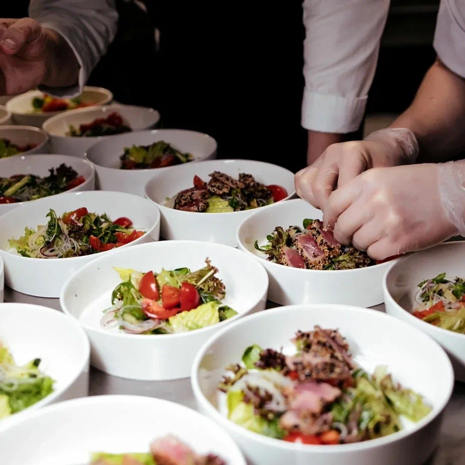 В Петербурге пройдет серия ужинов LovЕat от семи известных ресторанов (фото 2)