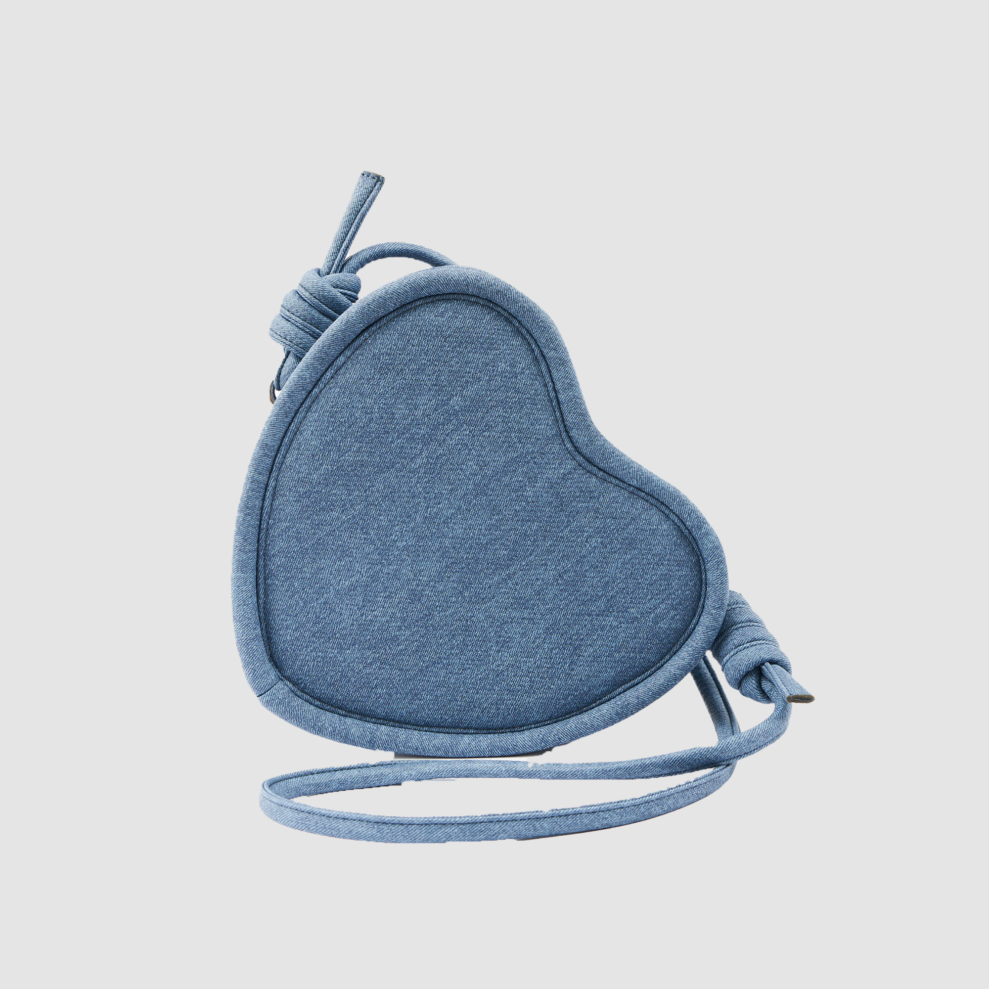 Оливковая кросс-боди и «сердце» из денима: 15 сумок локальных брендов, о которых все говорят. Выбор BURO. (фото 23)