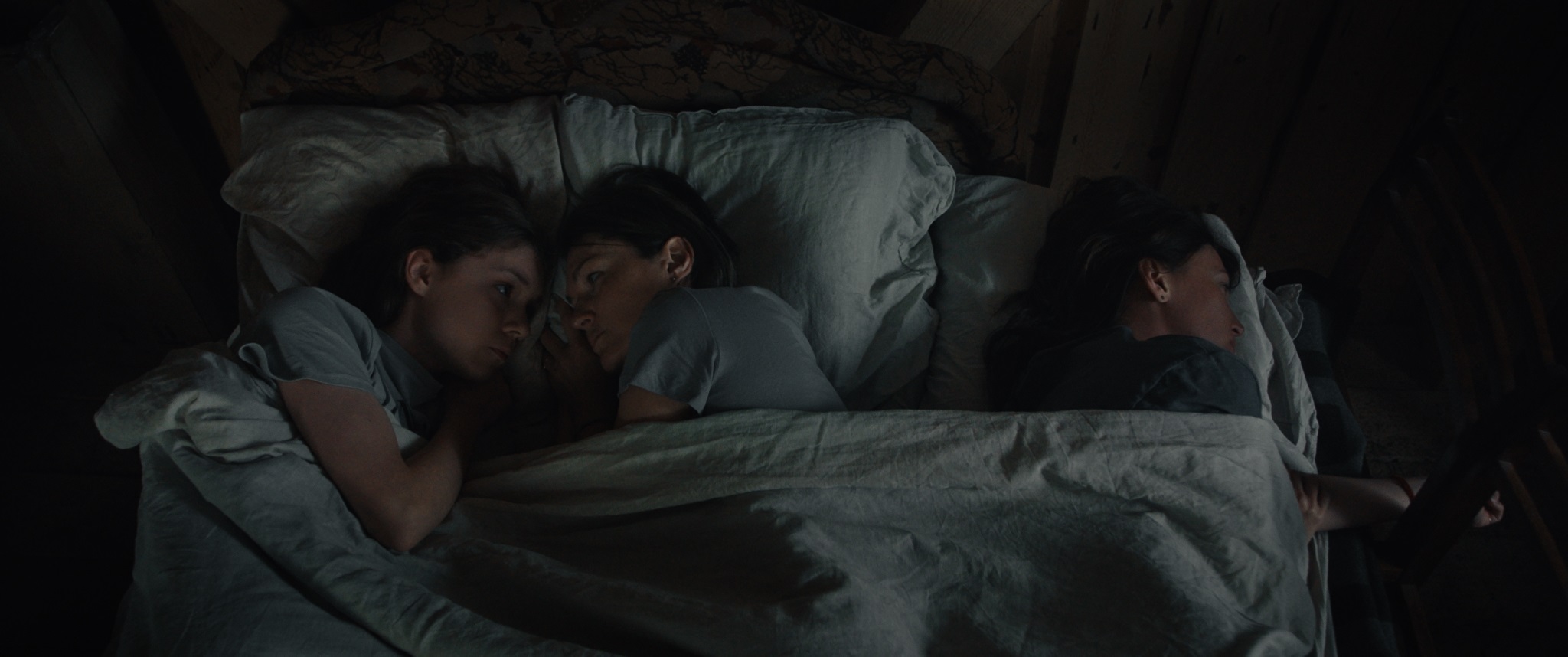 «Каждый родитель уничтожает что-то в детях»: Наталия Мещанинова — о фильме «Край надломленной луны» (фото 9)