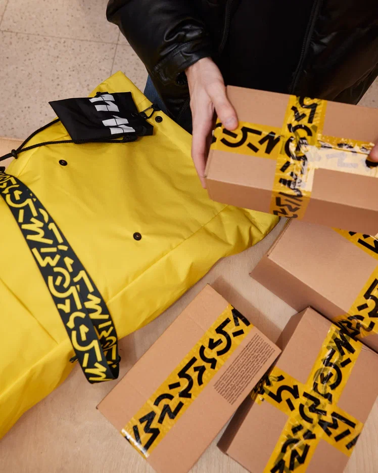 «Яндекс Маркет» выпустил лимитированную коллекцию сумок-тележек (фото 5)