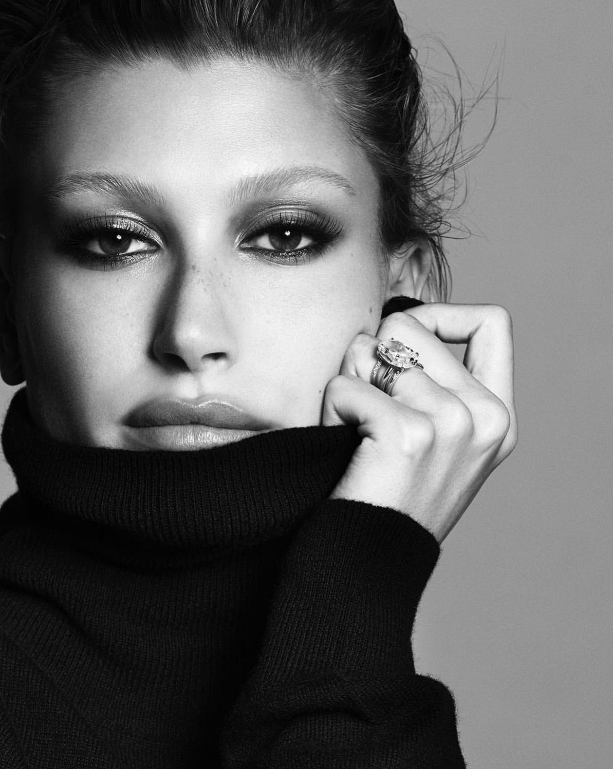 Модель и трендсеттер современности: Хейли Бибер в 10 фотографиях (фото 2)