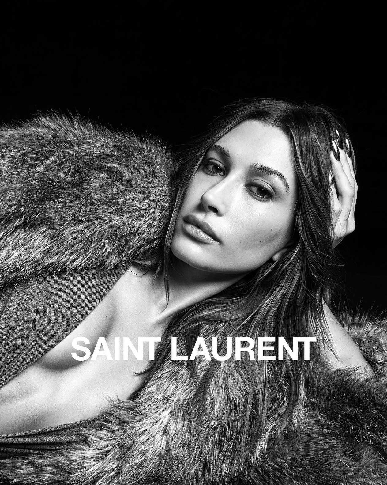 Модель и трендсеттер современности: Хейли Бибер в 10 фотографиях (фото 6)