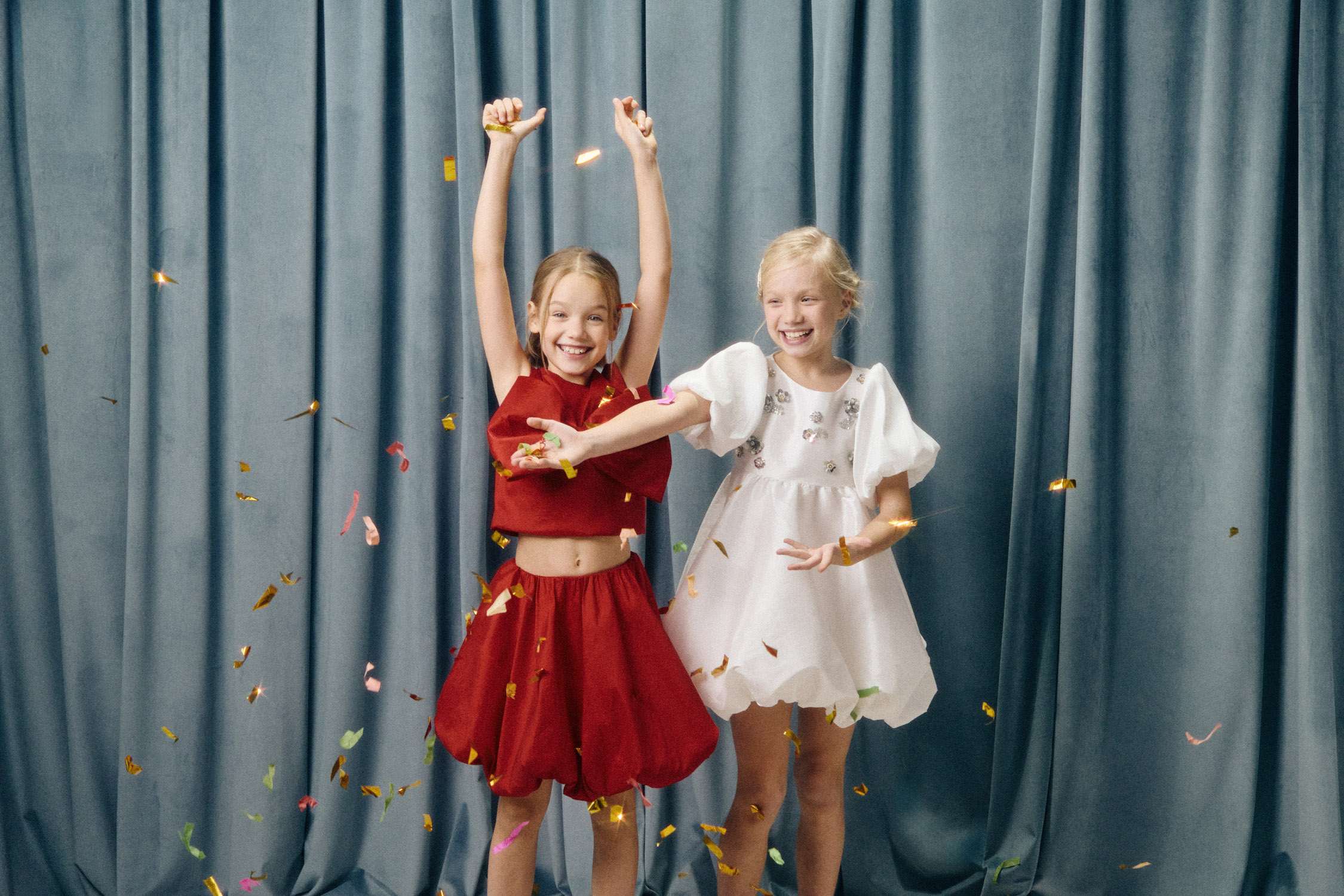 Банты, пайетки и бархат: Limé показал детскую новогоднюю коллекцию (фото 13)