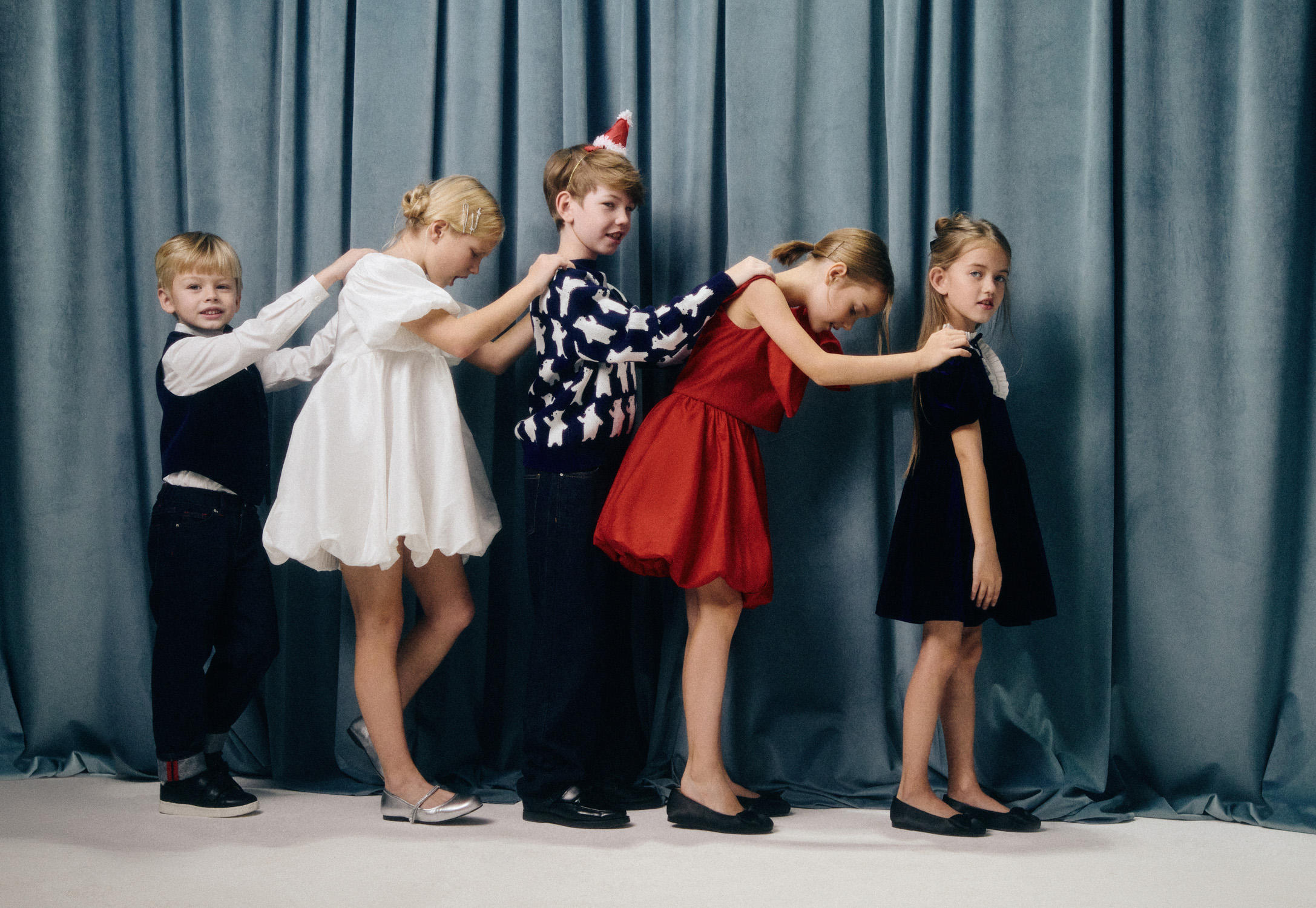 Банты, пайетки и бархат: Limé показал детскую новогоднюю коллекцию (фото 5)