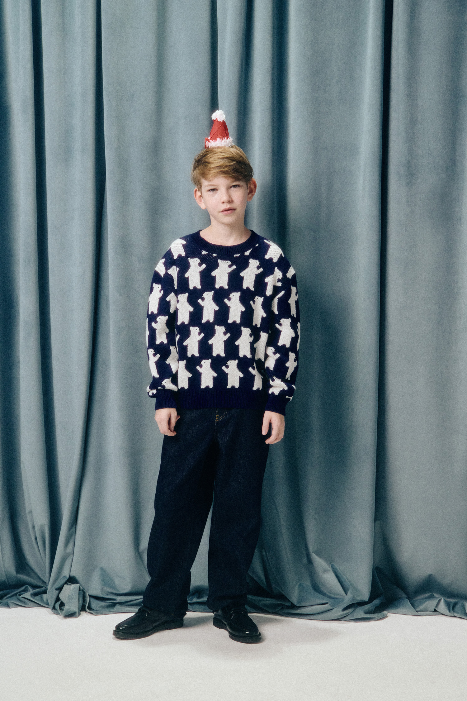 Банты, пайетки и бархат: Limé показал детскую новогоднюю коллекцию (фото 1)