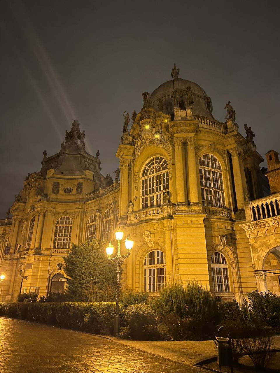 Готические базилики и парижская романтика: гид по Будапешту от редакции BURO. (фото 9)