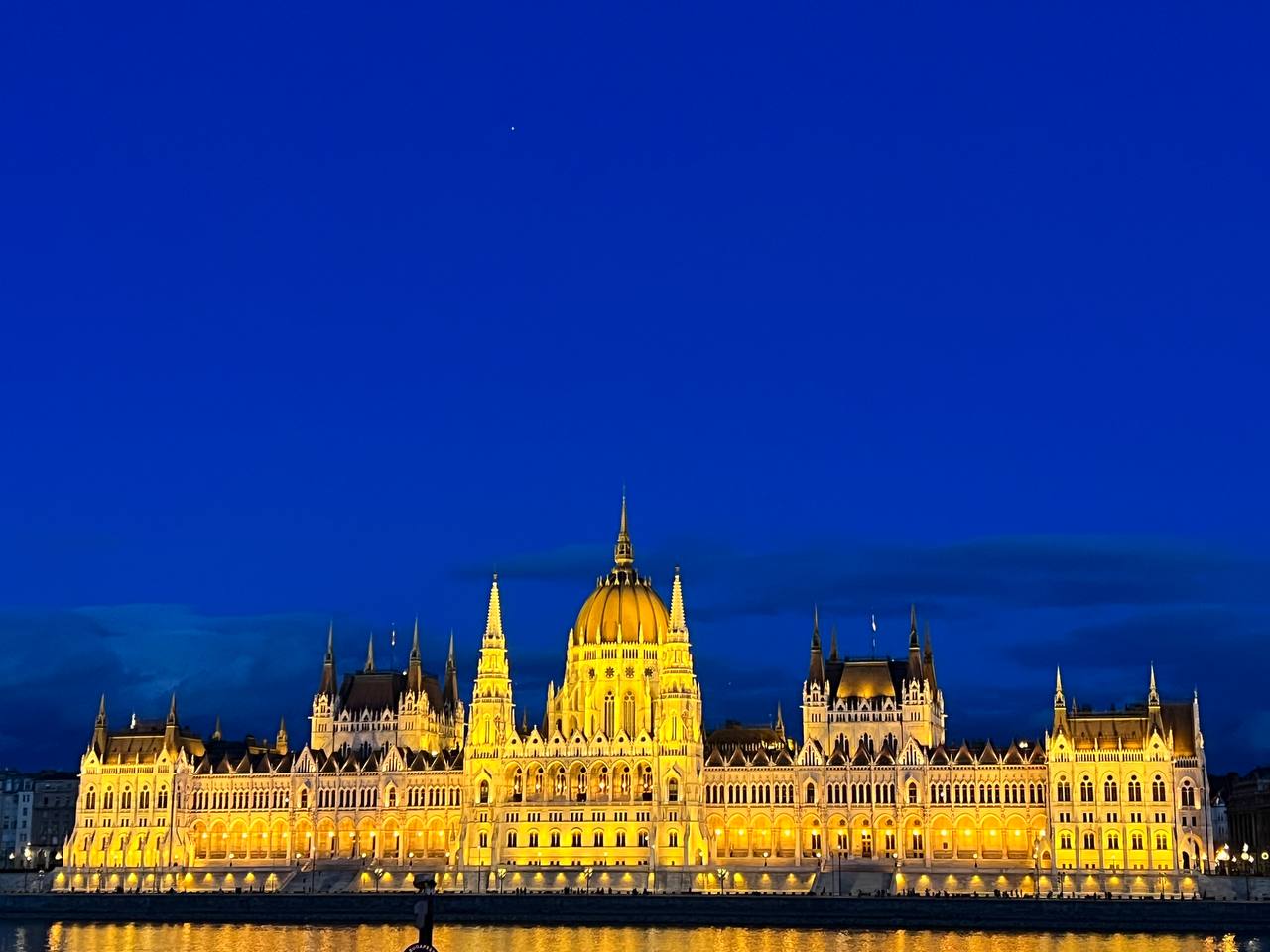 Готические базилики и парижская романтика: гид по Будапешту от редакции BURO. (фото 22)