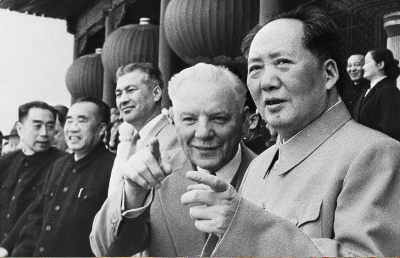 Френч Мао Цзэдуна, влияние Пьера Кардена и традиции: что нужно знать об истории китайской моды (фото 2)