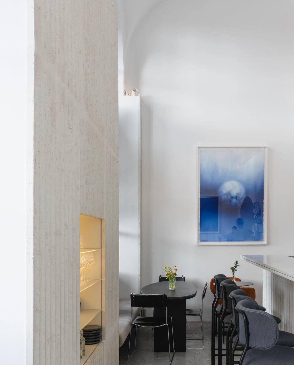 Фотоспам: 7 стильных локаций, где покупают вещи, читают книги и делают классные снимки для соцсетей (фото 1)