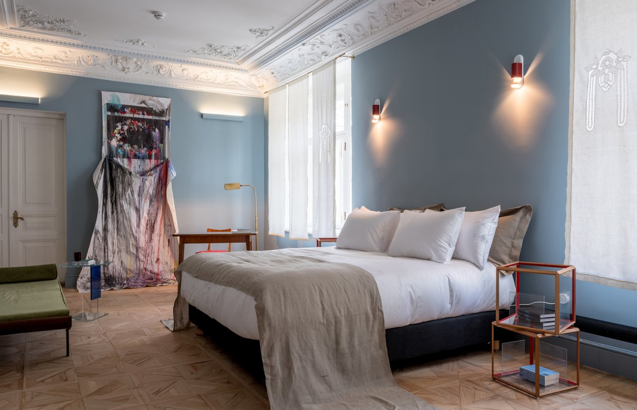 Фотоспам: 7 стильных локаций, где покупают вещи, читают книги и делают классные снимки для соцсетей (фото 11)