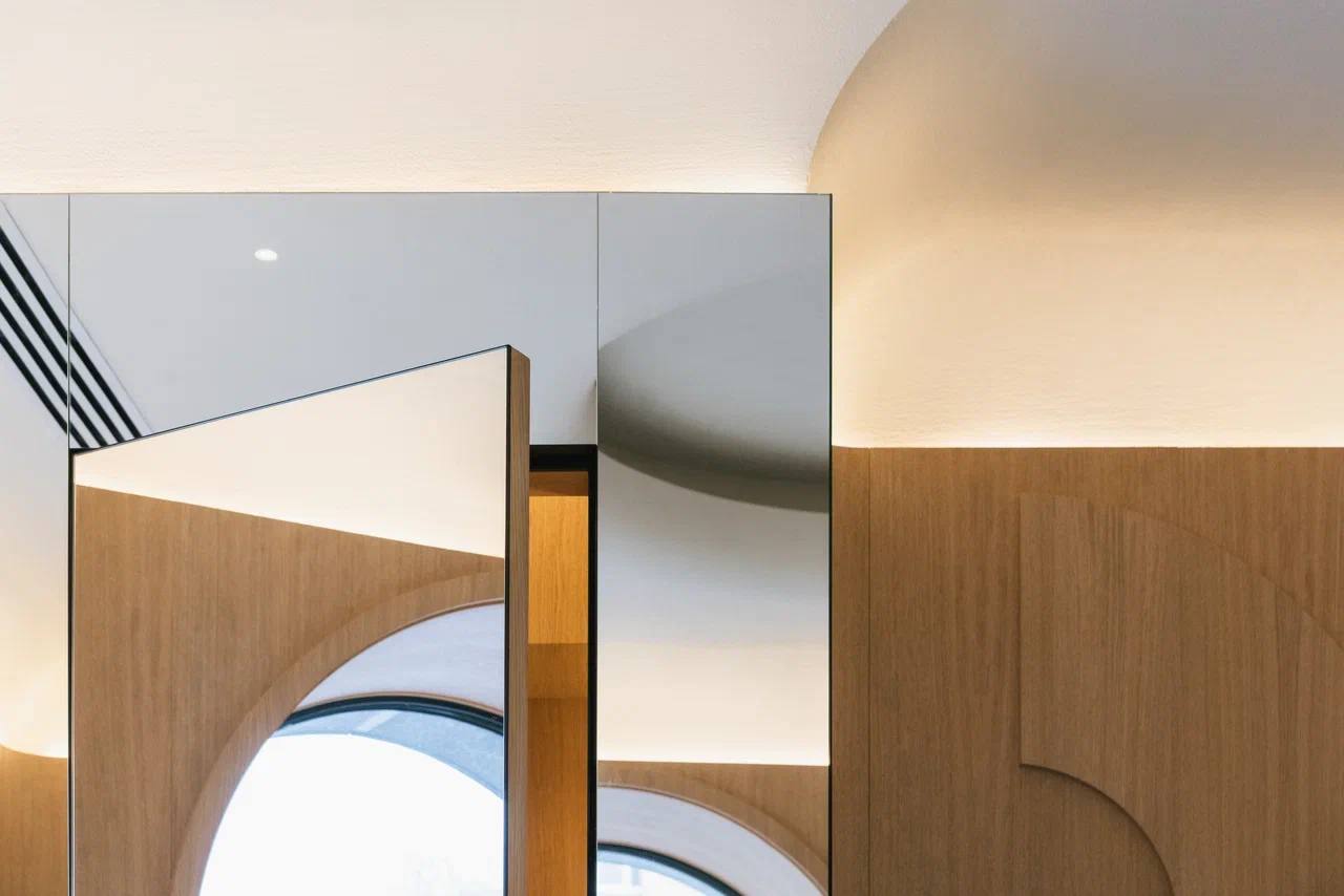 Фотоспам: 7 стильных локаций, где покупают вещи, читают книги и делают классные снимки для соцсетей (фото 15)