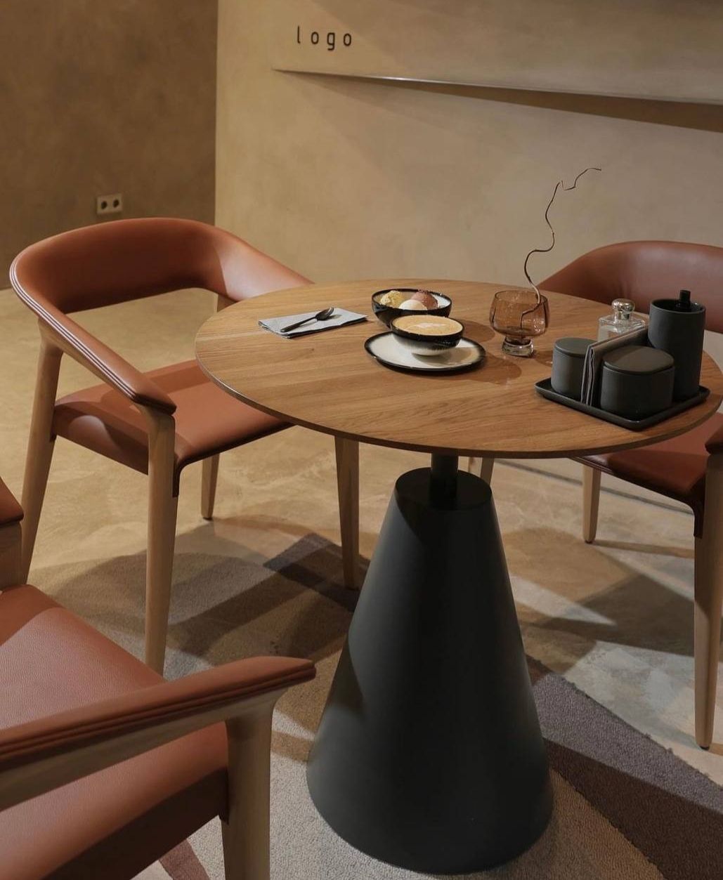 Фотоспам: 7 стильных локаций, где покупают вещи, читают книги и делают классные снимки для соцсетей (фото 22)