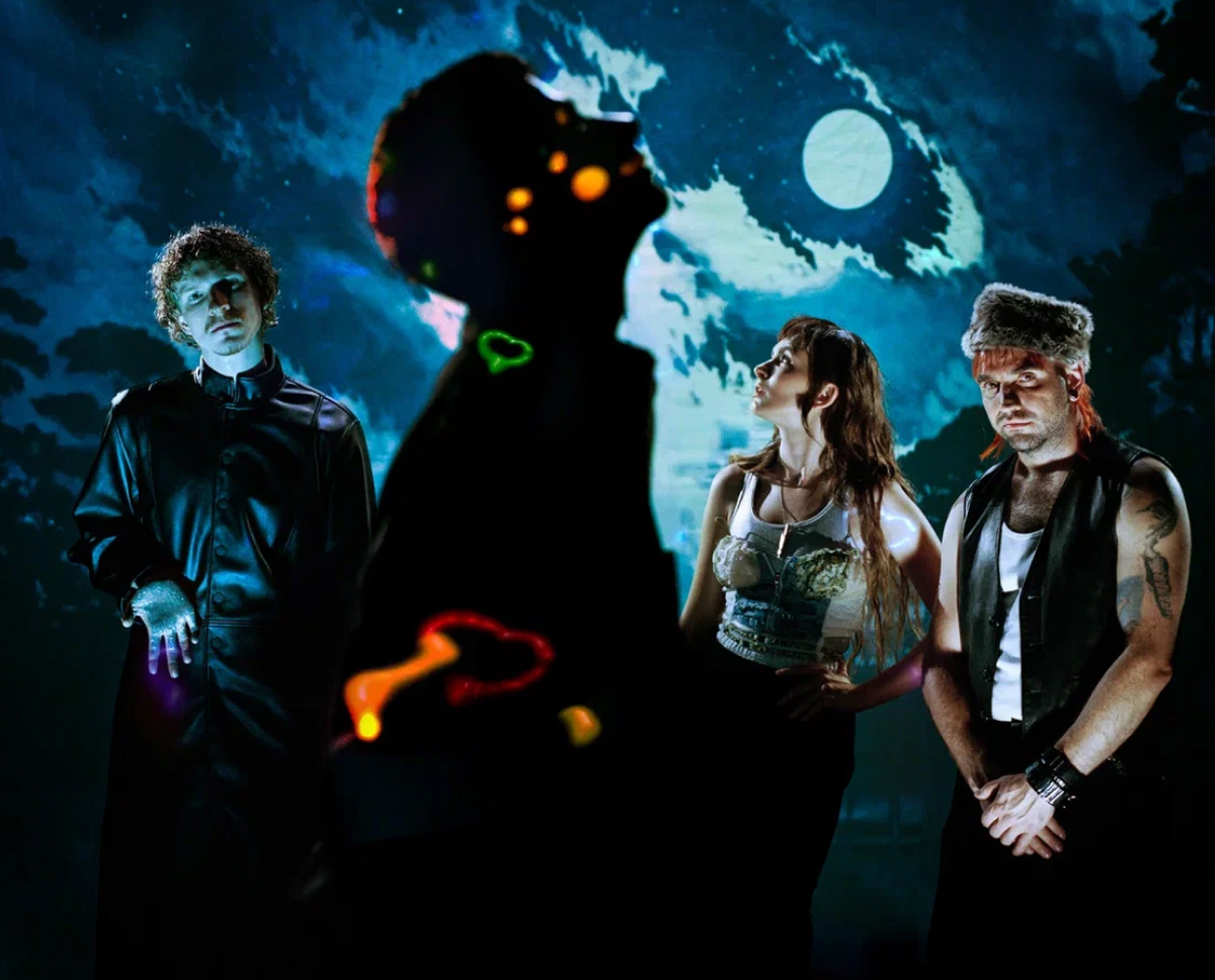 «Это наш гимн любви»: группа «ЗАЛПОМ» — о новом сингле, Якутии и театре (фото 3)