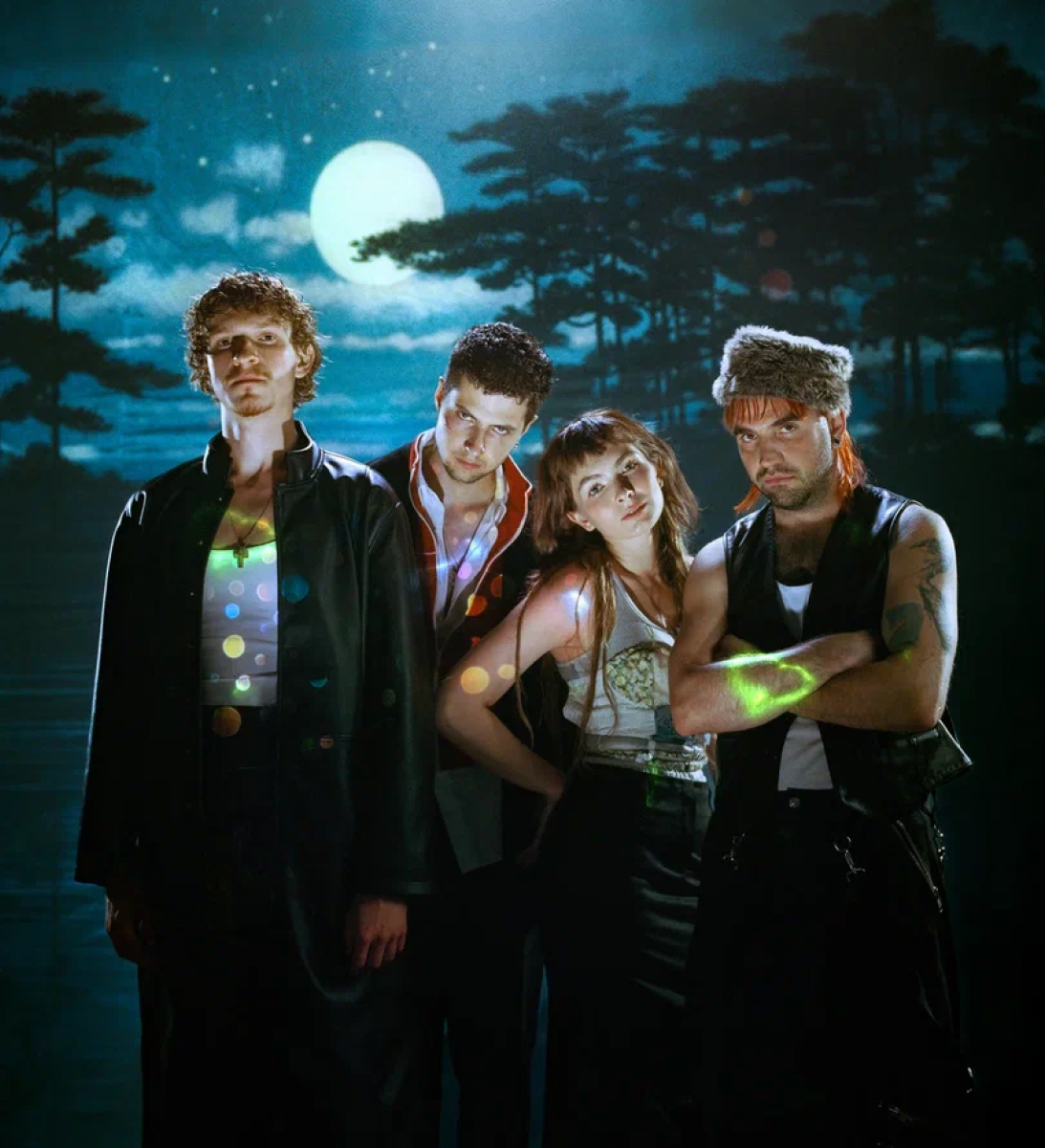 «Это наш гимн любви»: группа «ЗАЛПОМ» — о новом сингле, Якутии и театре (фото 4)