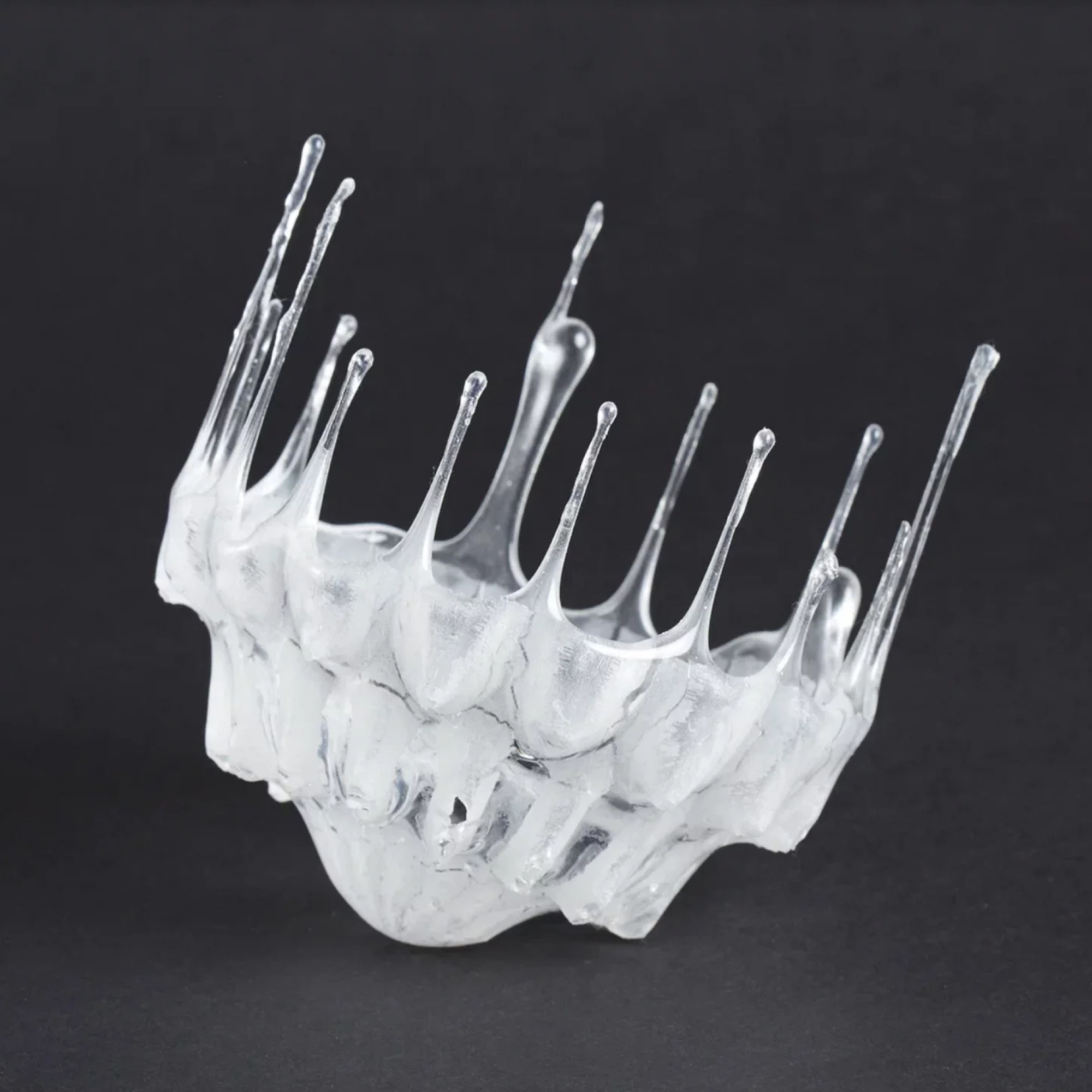 Цикл лекций, сферическое зеркало, настенный бутерброд с икрой: 20 арт-подарков себе и близким (фото 19)