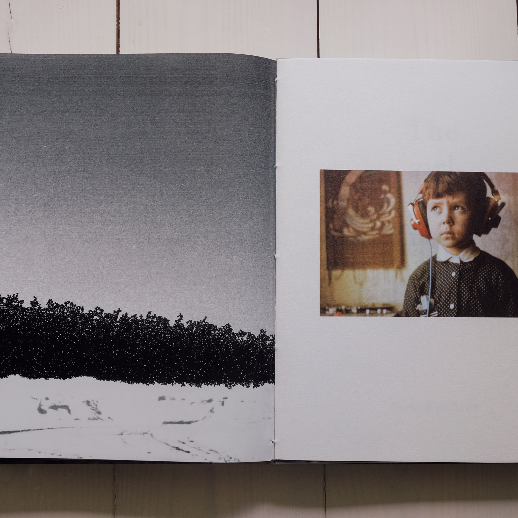 Цикл лекций, сферическое зеркало, настенный бутерброд с икрой: 20 арт-подарков себе и близким (фото 39)