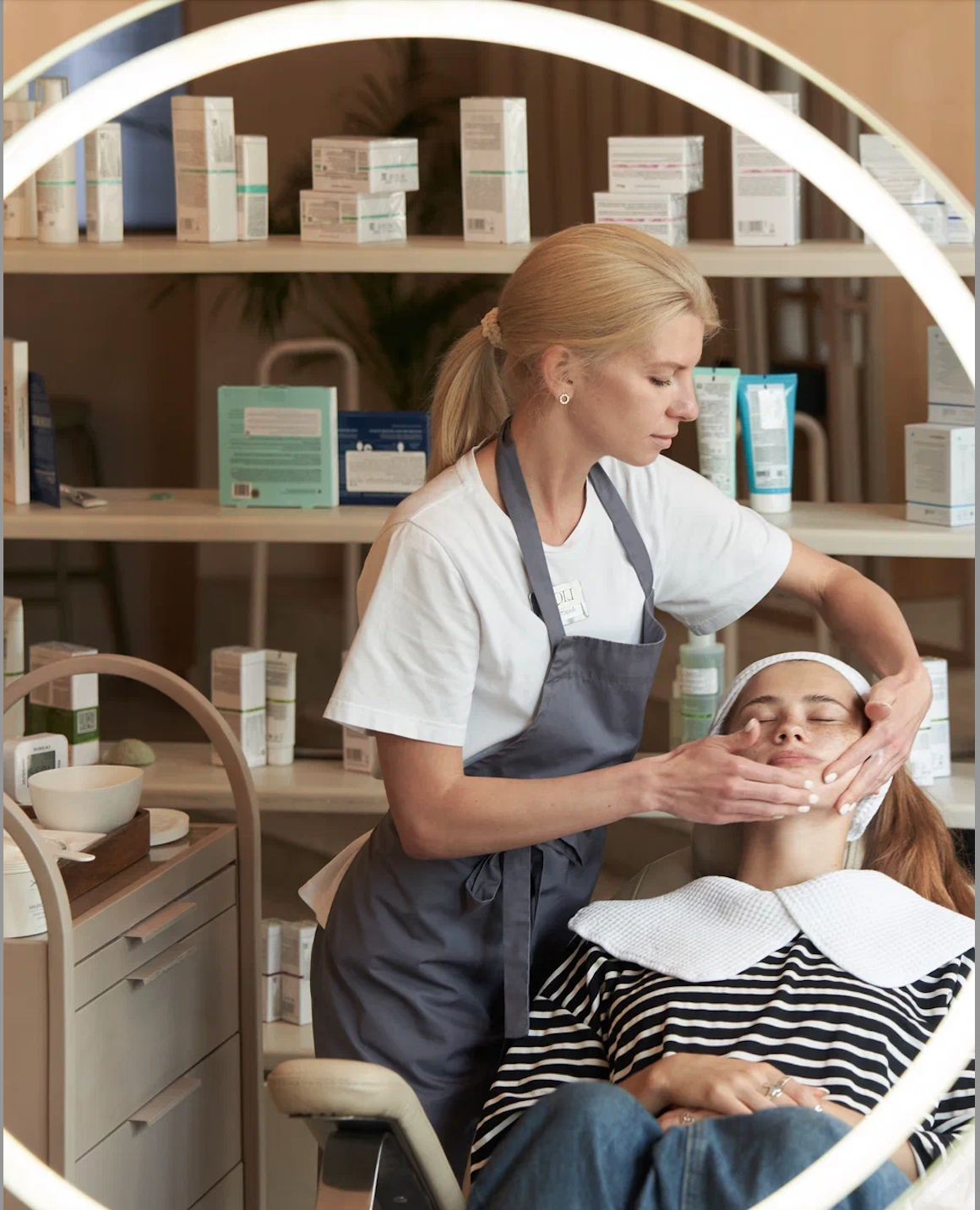 Новости салонов и клиник: кислотный пилинг, мезотерапия без уколов и уход для волос К18 (фото 5)