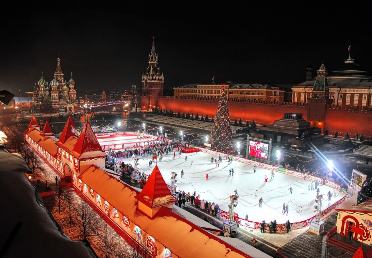 Сноукайтинг, купание в проруби и керлинг: зимние виды спорта для тех, кто не сидит на месте в новогодние праздники (фото 3)