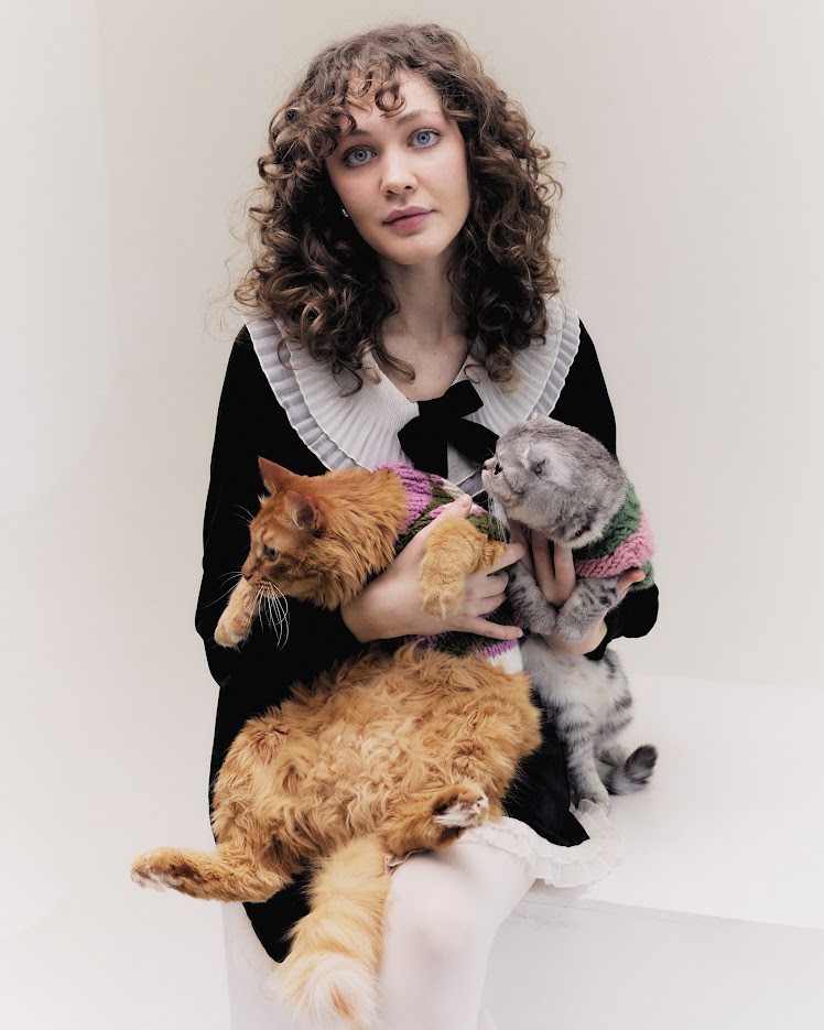 «Мурмуризм» выпустил коллекцию свитеров для кошек (фото 2)